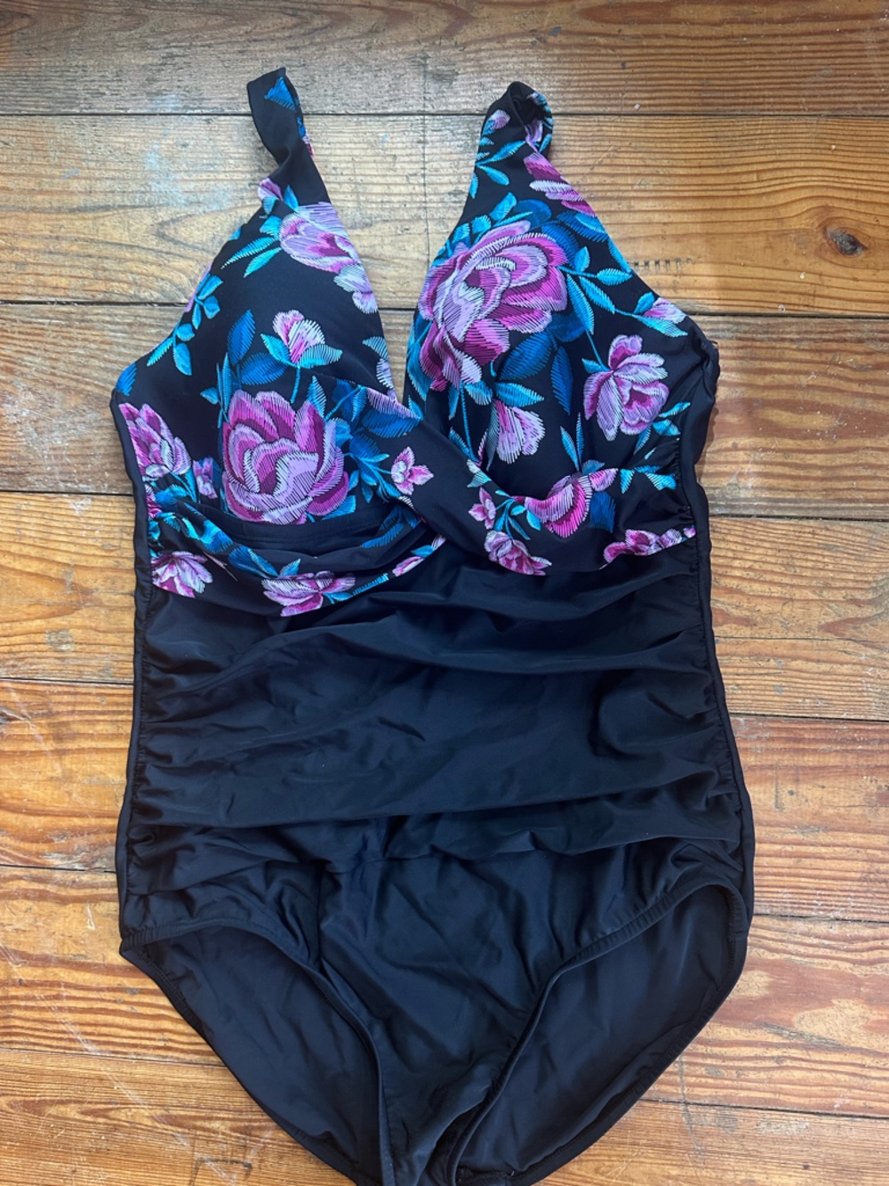 Maxine of Hollywood plus size Tummy control One-Piece Swimsuit size 16